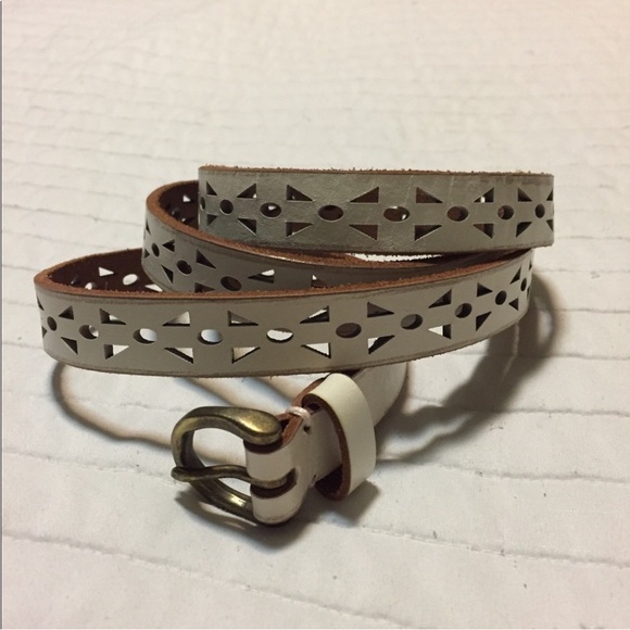 💓J CREW, size LARGE, Off White Leather Belt with Brass Buckle - Picture 2 of 4